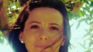 Sta male a scuola e muore a 52 anni