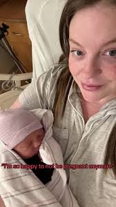 Paula 🪐✨ (@powlamarino)