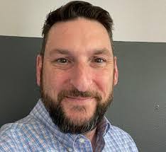 Eric Henline's Instagram, Twitter & Facebook