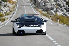 Lamborghini Police Car In The Rear View Mirror Just Shift Your Bugatti Veyron 16 4 Into 4th Police Cars Super Cars Police