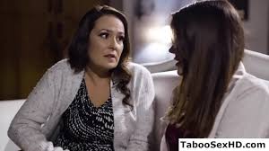 Milf lesbian seduce young chick - XNXX.COM