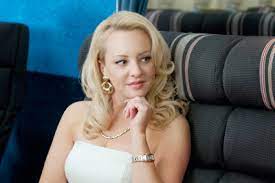 Share the best gifs now >>>. Wendi Mclendon Covey Ellie Kemper Bridesmaids Dvd Interview Female Com Au