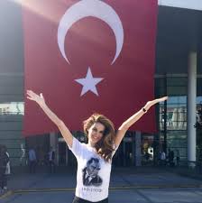 Güzel, bakımlı ve şık olmak için basit ve uygulanabilir yöntemler, her gün 'tülin şahin ile moda' da ekrana gelecek. Unlu Model Tulin Sahin In Eski Fotograflari