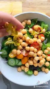 Italian Chopped Salad Video Recipe Video In 2020 Vegetarian Recipes Easy Vegetarian Ingredients Easy Healthy Dinners