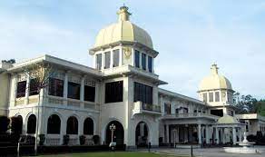 In june 2011, it was replaced by a new, extravagant rm800 million palace near jalan duta, kuala lumpur. Www Mieranadhirah Com Istana Negara Lama Royal Museum