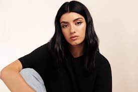 Dixie d'amelio first teased the song when she sang it a cappella earlier this month in a video posted on tiktok. Tiktok Star Dixie D Amelio Releases New Single Be Happy People Com