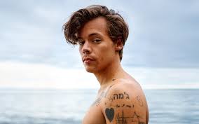 I demonstrate both hairstyles that harry styles has. Harry Styles Hair In A New Photo Freaked The Internet Out