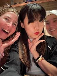 Michelle Davies's Instagram, Twitter & Facebook