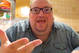 Le parole di antonio vicari, omicida suicida delle gianchette, sono riportate nell'ultima denuncia. Youtubo Anche Io Star Italiana Del Mukbang E Morto A 42 Anni E La Colpa E Anche Un Po Mia Dissapore