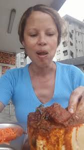 This was the first place I had a Bunny Chow in S.A. after 20 years...still  the best I've had so far...still need to try the famous Goundens...to me  Happy Chappy and Goundens are like the Springboks ...