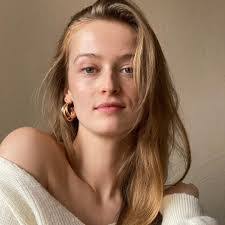 Alisha Jasmine's Instagram, Twitter & Facebook