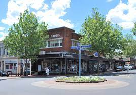 Toorak, brighton and albert park all have a unique—and there is plenty of luxury real estate in melbourne, but mentioning the suburb of toorak is sure to turn the. Hamilton Victoria Wikipedia