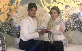 #watchmeshare #mawaraf comelnya mawar rashid menari. Tahniah Mawar Rashid Dan Raf Yakoob Sah Bergelar Suami Isteri