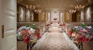 Top 10 Places To Get Hitched In Las Vegas Style Etcetera Vegas Wedding Venue Las Vegas Wedding Ceremony Vegas Wedding Chapel