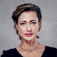 900+ "Kyra ._" profiles