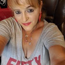 Alba Pascual's Instagram, Twitter & Facebook