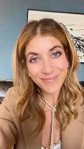 How many @Netflix projects do you think it takes to be crowned  #TheQueenOfNetflix?! 😂👑 , All of these & more are available to stream  now: #EmilyInParis #UmbrellaAcademy #13ReasonsWhy #GreysAnatomy ...