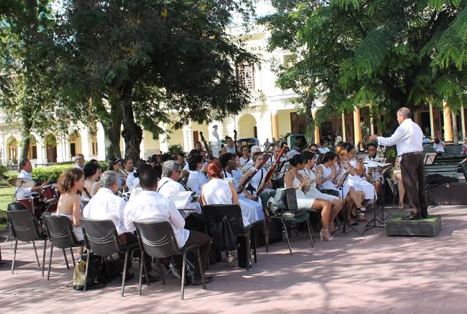 Comienza en Santa Clara la Jornada por la cultura cubana 🇨🇺 con la  presentación de la Banda Provincial de Conciertos, la que arriba hoy 10 de  octubre a sus 121 años de