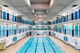 Archi Nager Dans Un Vert D Eau A Paris Le Point