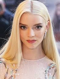 This Jason Statham and Robert De Niro Actioner Is Heating Up