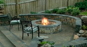 The chimney design pulls smoke and soot away for a cleaner burning fire. Fire Pits Bbq S Evopavers