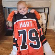 The play of rookie carter hart has the flyers hopeful for a playoff berth. Philadelphia Flyers On Twitter Wholesome Carter S Content When Carter Hart Received His First Reverse Retro Jersey He Felt It Should Really Belong To Carter Gettler A Five Year Old Battling Lch Hartsy And