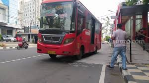 Info terbaru tentang harga tiket bus ekonomi jelang nataru 2020. Unik Naik Bus Trans Semarang Bisa Bayar Dengan Botol Plastik Suara Jateng