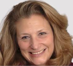 Donna Dimaria's Instagram, Twitter & Facebook