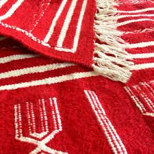 Blauer teppich teppiche grün weiss rot blau berber nepal dhurry farbverlauf entdecke die welt der zahlreichen teppichen in verschiedenen farben und designs z.b. Teppich Kelim Lang Hamraoui 60x200 Rot Handgewebt Wolle Tunesien