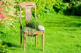 Statt alte schätzchen einfach auf den sperrmüll nach dem motto aus alt mach neu haben wir viele ideen für deine wohneinrichtung. Upcycling Ideen Fur Den Garten