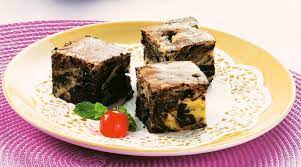 Cara membuat brownies panggang toping keju, resep cairkan dahulu margarin dan dark chocolate, biarkan dingin. Resep Brownies Cokelat Keju