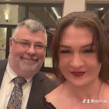 How long to wait before eating refrigerated dill pickles?