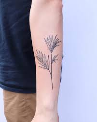 Some Very Satisfying Little Palms On Ed Nuttall Tattoo Tattoolondon Londontattoo London Blackwork Blackworktattoo Bla Minimal Tattoo Tattoos Palm Tattoos