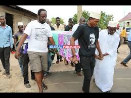 Nitahakikisha namtoa meno dogo mfaume siku ya tarehe 28 mwenzi huu nyumbani kwao. Download Dogo Mfaume Kazi Ya Dukani Mp4 Mp3 3gp Naijagreenmovies Fzmovies Netnaija