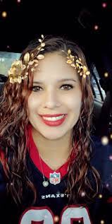 Cassandra Nino's Instagram, Twitter & Facebook