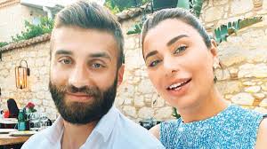 Ünlü modelin sevenleri eşi alpaslan öztürk kimdir, kaç yaşında merak ediyor. Ebru Sanci Dan Esi Alpaslan Ozturk Hakkinda Samimi Itiraflar