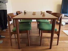 みなさまこんばんは配達日記が続きます 八千代店のご近所にお住まいで仲良しだったお客様が成田へお引っ越しされまして その新居でとカリモク60のダイニングセットをご購入頂きました 1300サイズのダイニングテーブルにカリモク60 の新作ダイニン カリモク60