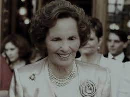 Majestatea sa regina ana a romaniei a trecut in nefiinta, scrie pe contul sau de facebook, ioan luca vlad, un apropiat al casei regale. Clipul Saptamanii Elegie Darul Regelui Mihai Pentru Regina Ana SÄƒnÄƒtatea BuzoianÄƒ