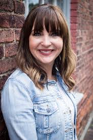 Andrea Brouwer's Instagram, Twitter & Facebook