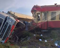 Make social videos in an instant: Accident Feroviar In TimiÈ™ Tren De CÄƒlÄƒtori SÄƒrit De Pe È™ine Foto