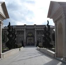 Russian environmental activist dmitry shevchenko has offered dw elaborate details about russian president vladimir putin's rumored palace by the black sea. Luxus Am Schwarzen Meer Putins Palast Fur 250 Millionen Euro Verkauft Welt