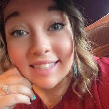 Leah Rayburn's Instagram, Twitter & Facebook