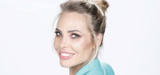 Costanzo began his career as a journalist, and in the late 1970s appeared in several television shows, before creating his most famous show, the maurizio costanzo show. Ilary Blasi If The Island Of The Well Known 2021 Skips Mediaset Download It Costanzo Sure That