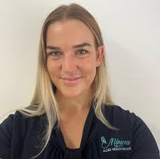 Samantha Bunker's Instagram, Twitter & Facebook