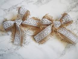 Heute zeige ich euch wie ihr zweilagige autoschleifen basteln könnt! 5 Minuten Diy Autoschleifen Fur Die Hochzeit Im Vintagestil