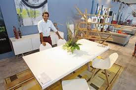 Cela fait au moins 10 ans que vous vous asseyez sur les mêmes chaises et le même canapé. Societe La Saga Roche Bobois Une Collection Eco Responsable Clicanoo Re