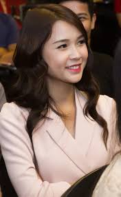 Hot girl Sam theo đuổi nghề đạo diễn