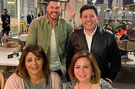 من جيل الوسط ظهر وسط عمالقة الغناء في مصر مثل عبد الحليم حافظ. Ø¨Ø­Ø¶ÙˆØ± Ø§Ù„Ù†Ø¬ÙˆÙ… Ø¥Ù„Ù‡Ø§Ù… Ø´Ø§Ù‡ÙŠÙ† ØªÙ‡Ù†Ø¦ Ù†Ø¬Ù„ Ù‡Ø§Ù†ÙŠ Ø´Ø§ÙƒØ± Ø¹Ù„Ù‰ Ø§ÙØªØªØ§Ø­ 5 Ù…Ø·Ø§Ø¹Ù… ØµÙˆØ±Ø© Ø®Ø¨Ø±
