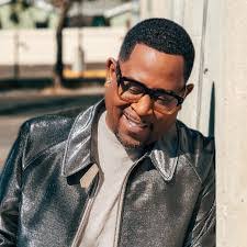 Corina Robertson's Instagram, Twitter & Facebook