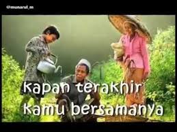 Gambar perjuangan ibu untuk anaknya ini semakin membuka mata kita betapa kuatnya seorang ibu menjalani kehidupan keras namun tetap melakukan tugas mulia. Perjuangan Seorang Ayah Dan Ibu Youtube